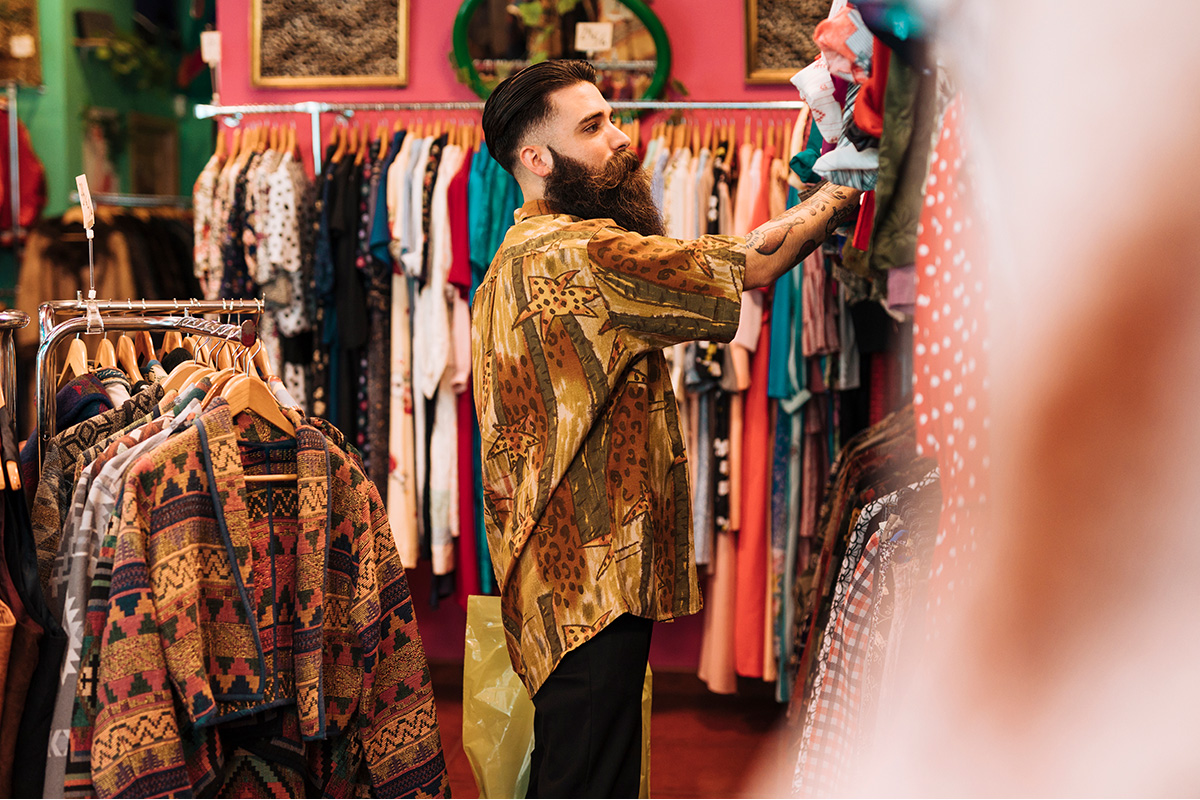 Exploring Cultural Fashion: Traditional Garments and Their Modern Interpretations